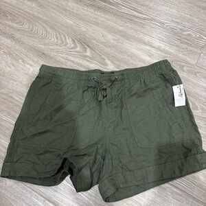 Reitmans Olive Green Elastic Waist Shorts size 8 new